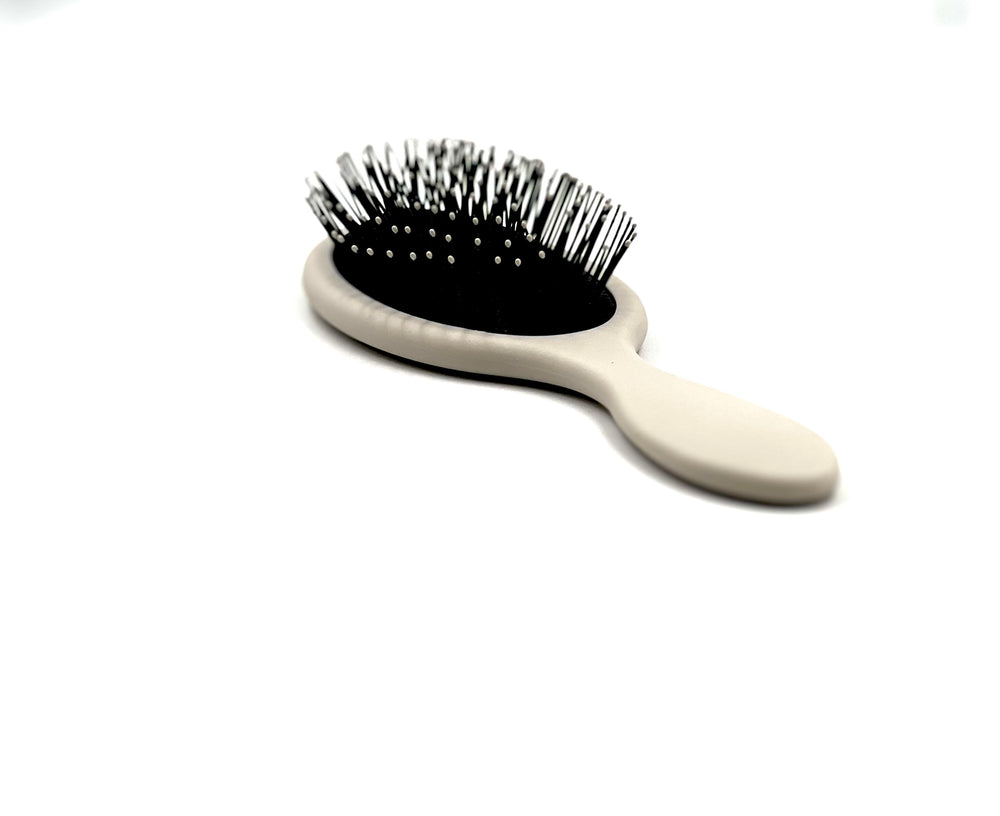 OVAL CUSHION BRUSH